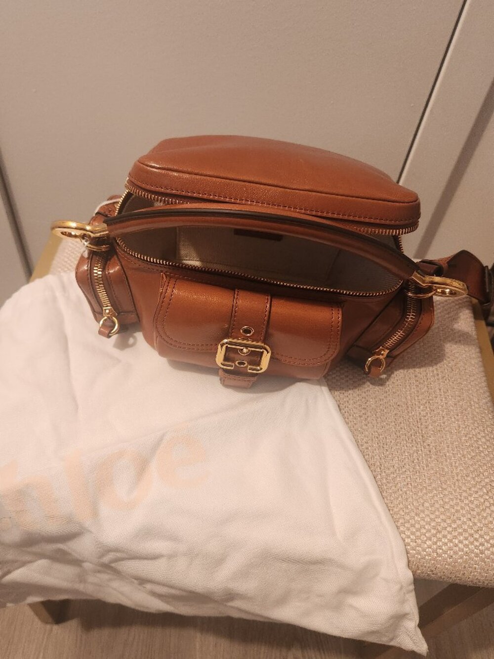 Chloé Camera Small Shoulder Bag - Picture 4 of 8